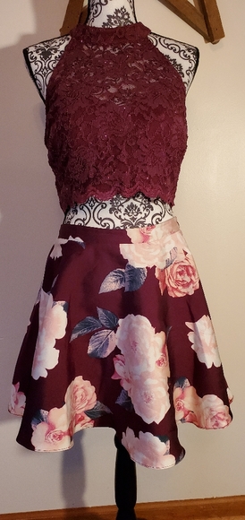 City Triangles Dresses & Skirts - City Triangles 2pc Junior's Semi-Formal Dr…